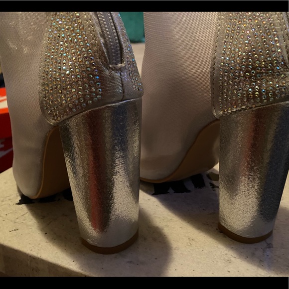 Heels - Picture 6 of 6